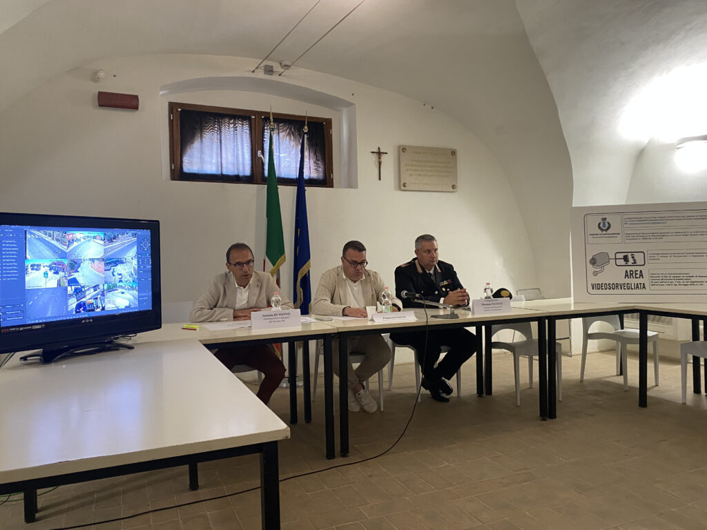 conferenza-stampa-portocannone-videosorveglianza-comunale